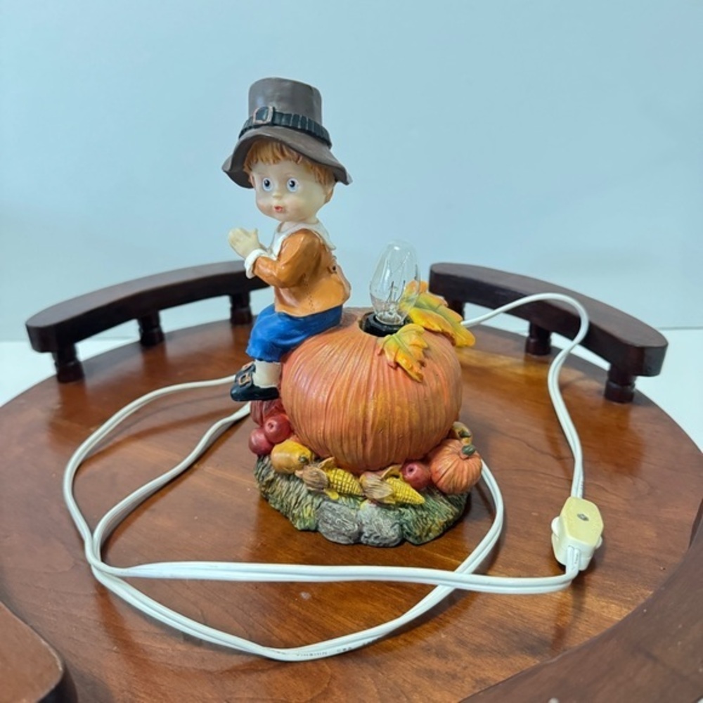 Vintage Thanksgiving Pilgrim Boy Pumpkin Lamp Fall Harvest Decor see description - Picture 2 of 15